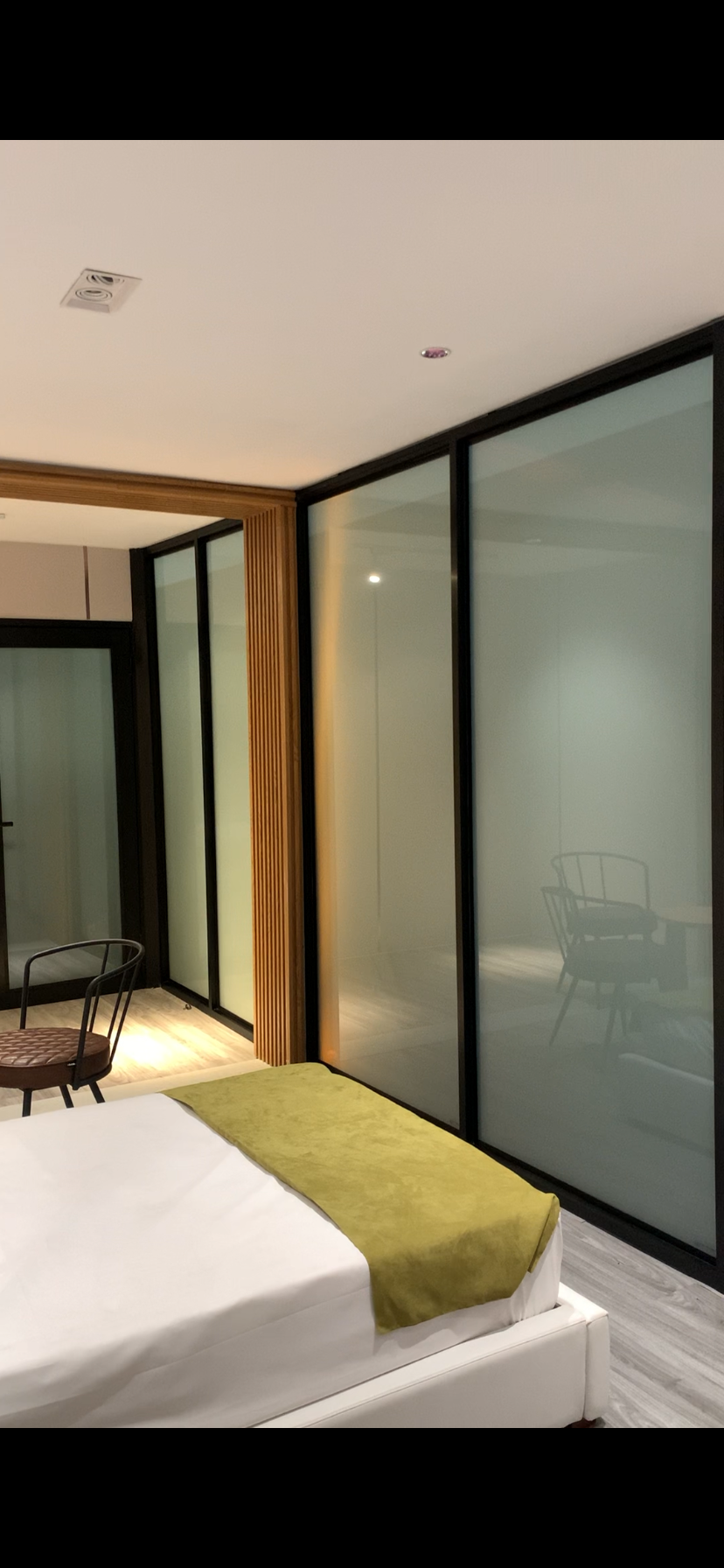 Smart Glass untuk Kantor: Meningkatkan Produktivitas dan Privasi